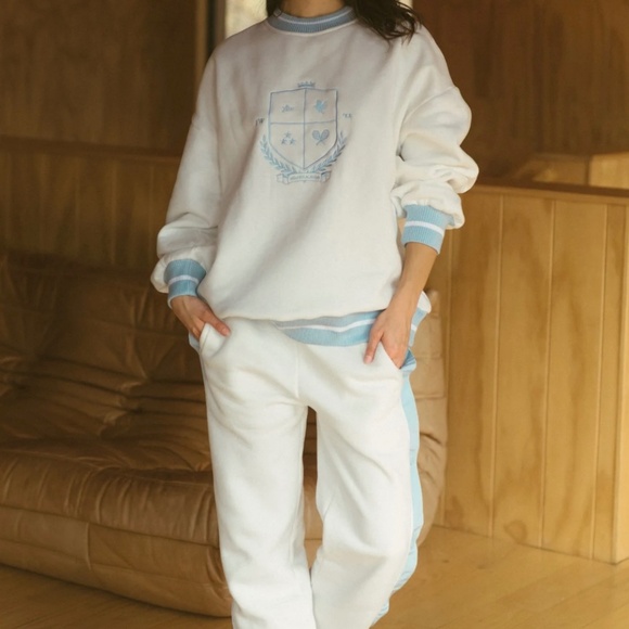 Yellow The Label Coat of Arms Oversized Sweatshirt *NWOT* - Picture 5 of 9